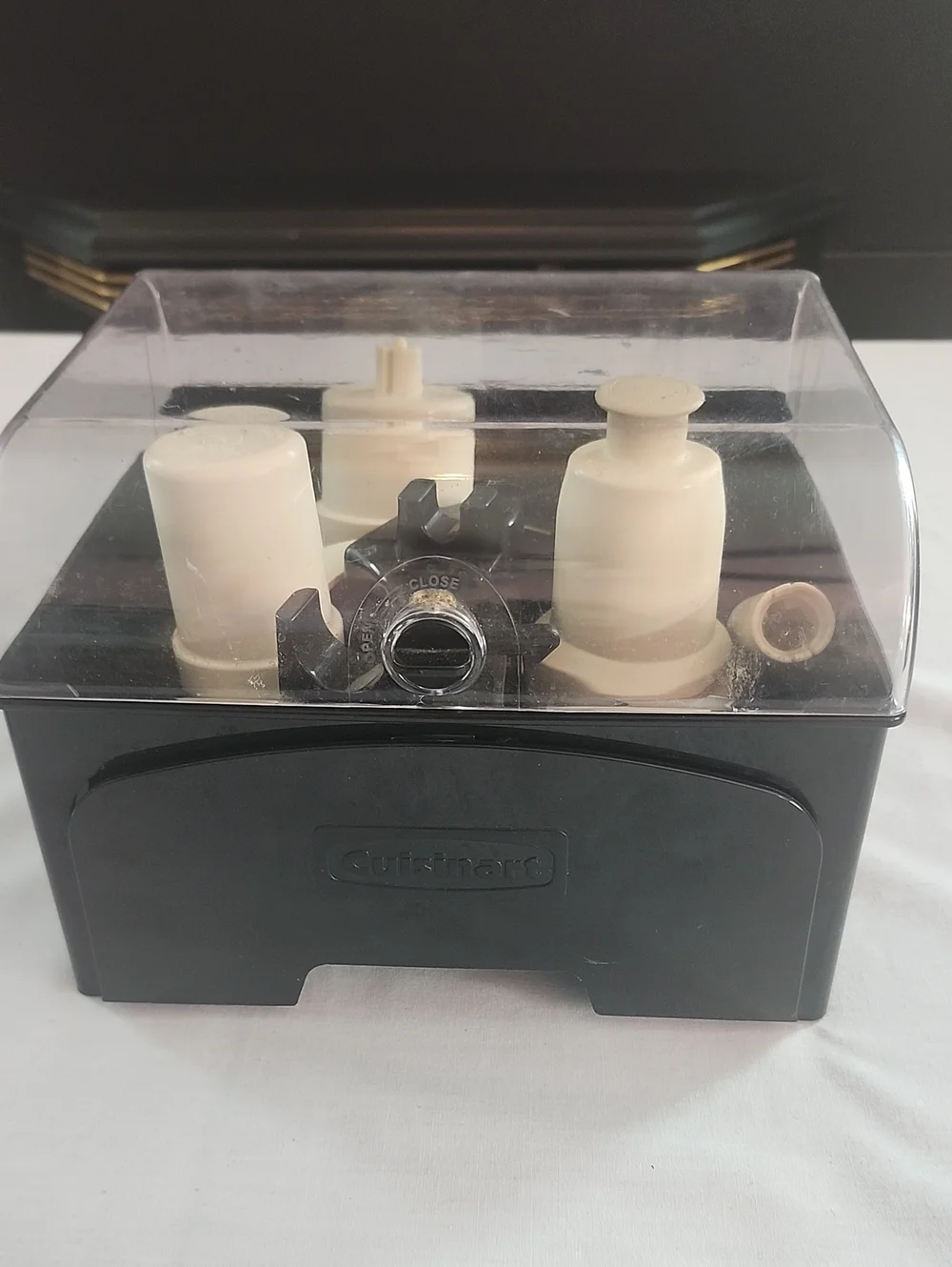 Cuisinart contains accessory